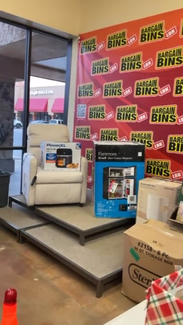 $7 Saturday at Bargain Bins! 🛍️🔥
Bundle up and bring the family out for HUGE savings! ❄️💰

Good luck to everyone who shopped today—we appreciate y’all! ❤️
Doors open in the morning, don’t miss out! 🙌✨

📍 3225 50th Street
Lubbock, TX 79413

#BargainBinsLBK #LubbockDeals #SaturdaySavings #FamilyShopping #DiscountFinds BinStore ShopAndSave LubbockTX