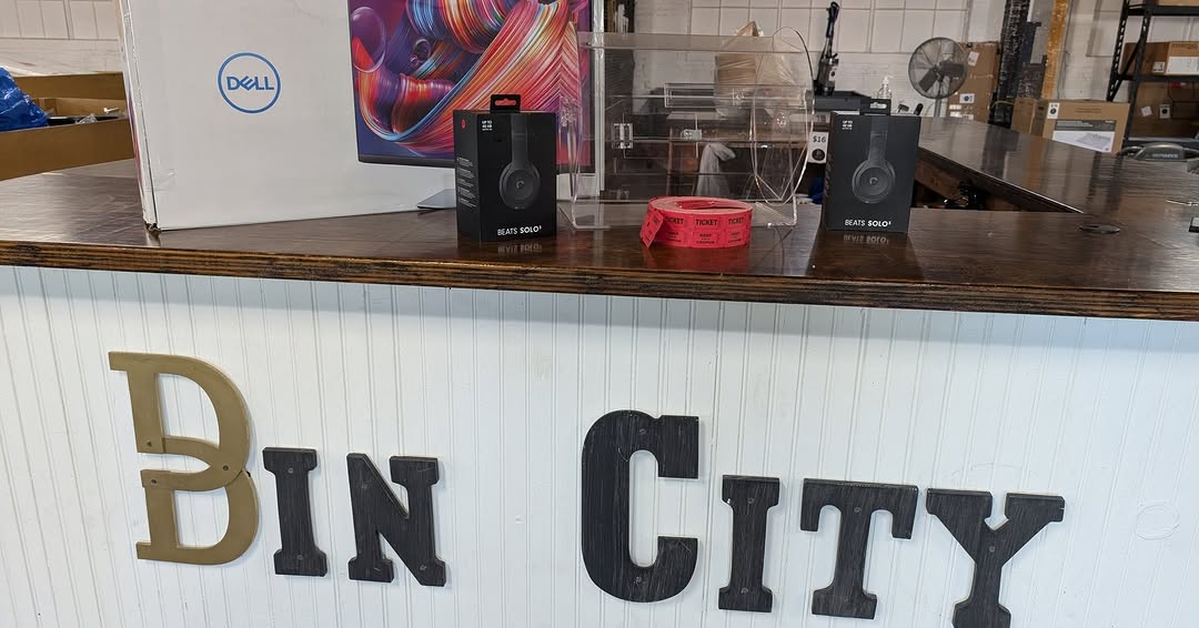 🎉 BIN CITY GIVEAWAY! 🎉
🖥 1 lucky winner gets a Monitor
🎧 2 winners score Beats Headphones
How to Enter:
1️⃣ Leave us a ⭐ Google Review
2️⃣ Tag 3 friends in this post 👥
3️⃣ Show your Google review and tags to the cashier to be entered!
(If you’ve already left a review, just show your 3 tags to qualify.)
⏳ You’ve got 2 weekends to join in!
🏆 Winners announced August 26th
📦 Prize pickup starts August 29th — if not claimed by August 31st, new winners will be chosen!
🔥 Don’t miss your chance — your next tech upgrade is just a tag away!