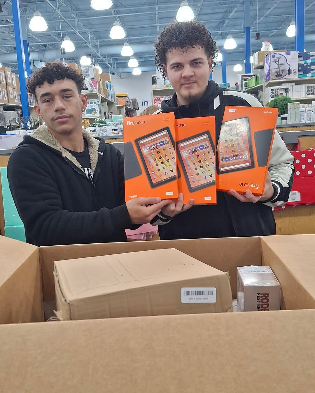 Mystery Boxes are putting out some amazing finds! 

All three of these fire tablets were found in 1 box! 

Get yours today for only $59.99

Don't find at least $59.99 worth of value in the box we will exchange it one time free. 

 #BinMania #mysterybox