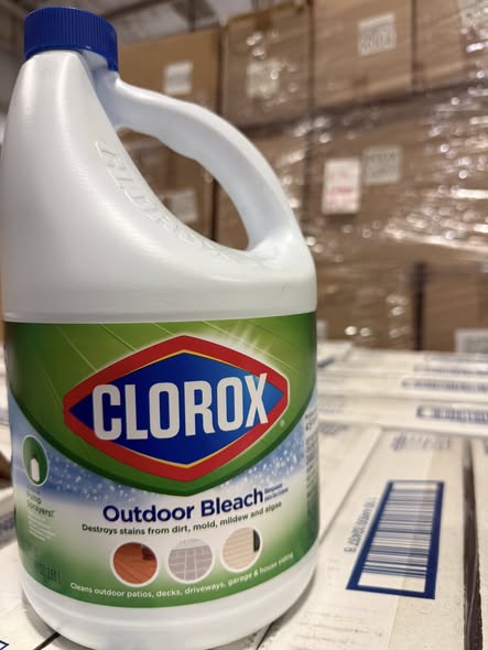 Outdoor Bleach .....case pack- 3 bottles per case....  56  cases per pallet or 24 pallets per truckloads for sale.....
Pm me for pricing .....