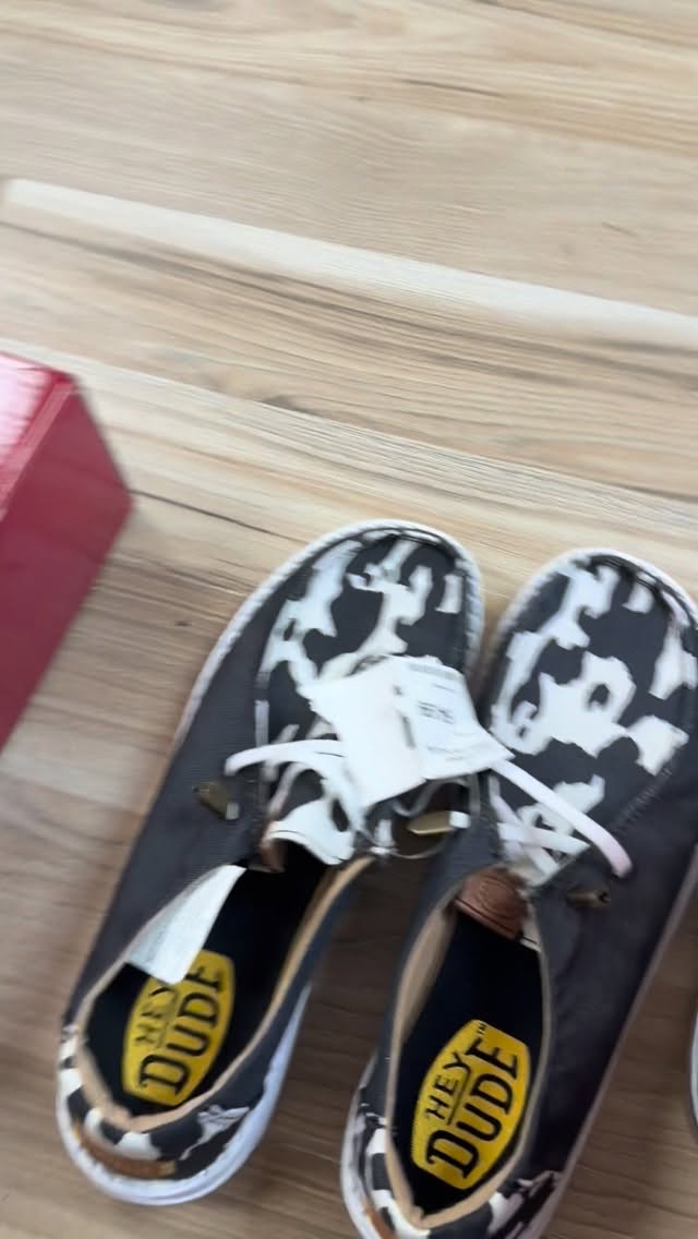 🔥 TODAY’S DEAL OF THE DAY! 🔥
Someone just walked out with a pair of Hey Dudes for ONLY $10! 😱👏

You never know what you’ll find in these bins… shoes, clothes, home items, surprises — and the deals keep coming!

The store is OPEN, the bins are stacked, and more crazy finds are waiting for you today. Come dig before the good stuff is gone! 🛍️💸

📍 Dee’s Daily Deals
1050 S Fort Hood St, Killeen, TX
⏰ Open 10AM – 8PM

#DeesDailyDeals254 #DealOfTheDay #HeyDudesFind #KilleenTX #KilleenDeals ShopLocal254 BinStoreFinds DealHunters ShopSmartSaveBig RealDealsRealPeople