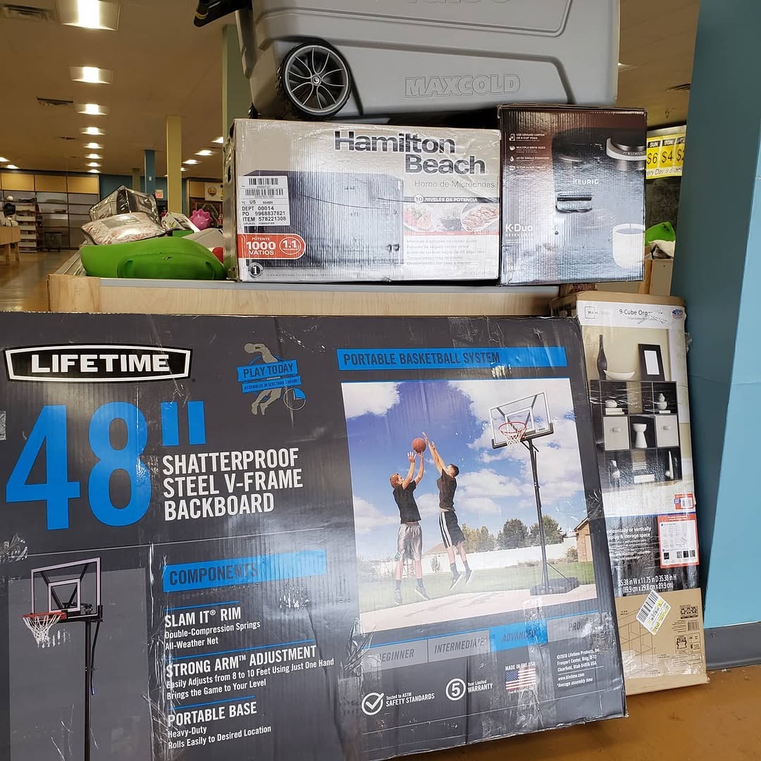 Only @hotbargaindeal
$10 Friday Bins!
Everything you see will be in Bins this Friday!
Come check us out
Location: 3608 grand ave Gurnee, IL 60031
Happy Bargain week from us to YOU! 😁